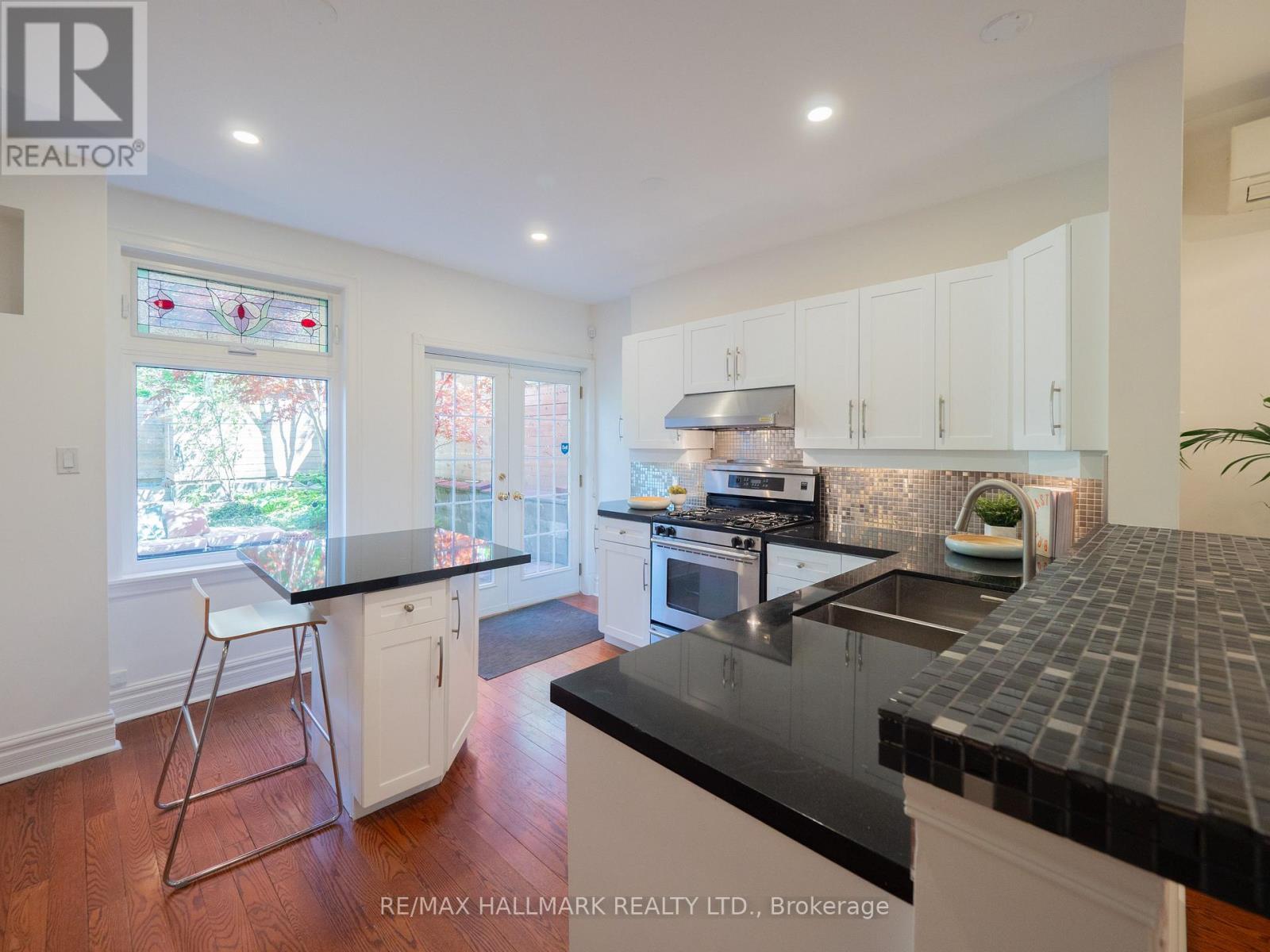 4 Albemarle Avenue, Toronto, Ontario  M4K 1H7 - Photo 14 - E13197606