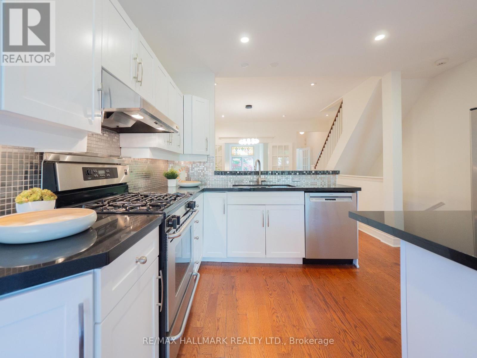 4 Albemarle Avenue, Toronto, Ontario  M4K 1H7 - Photo 19 - E13197606