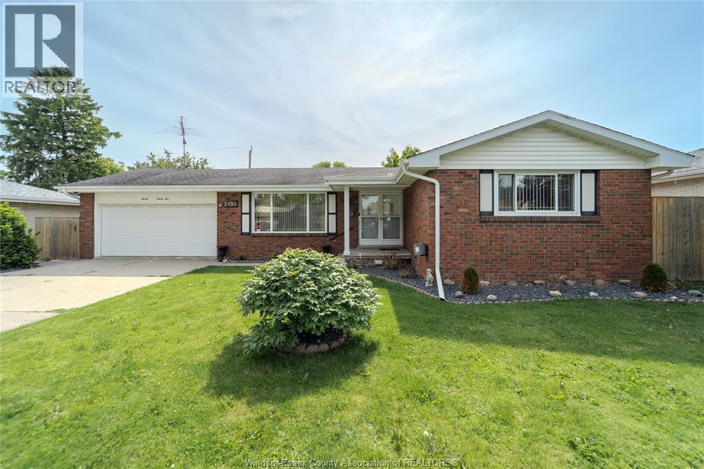 2495 MCKAY, windsor, Ontario