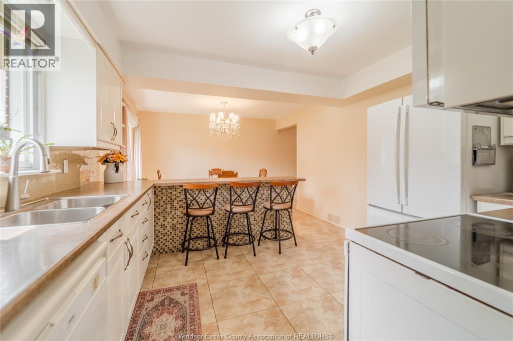 2495 Mckay, Windsor, Ontario N9E 2P4 - Photo 41 - 26012327