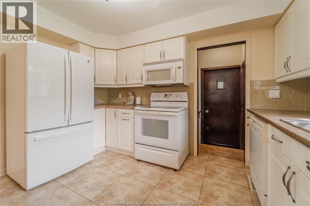 2495 Mckay, Windsor, Ontario N9E 2P4 - Photo 44 - 26012327
