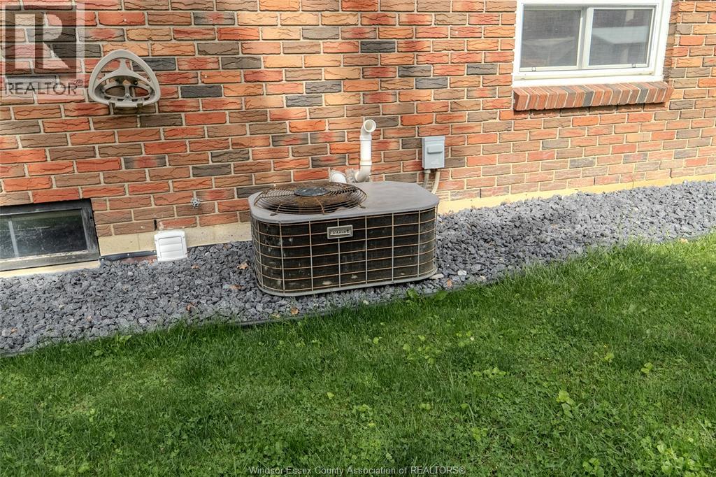 2495 Mckay, Windsor, Ontario N9E 2P4 - Photo 9 - 26012327