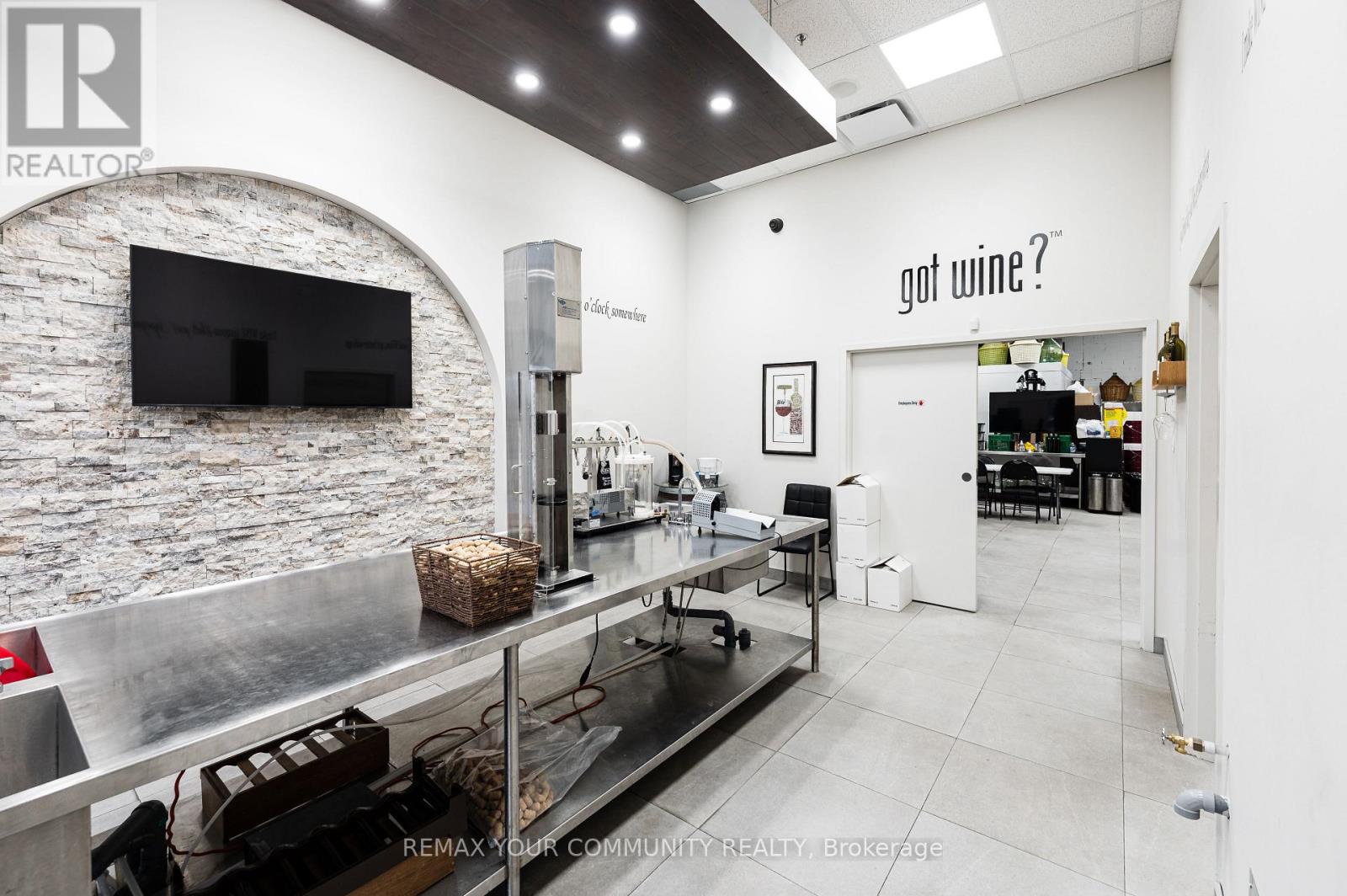 4a - 27 Roytec Road, Vaughan, Ontario  L4L 8E3 - Photo 6 - N13196620