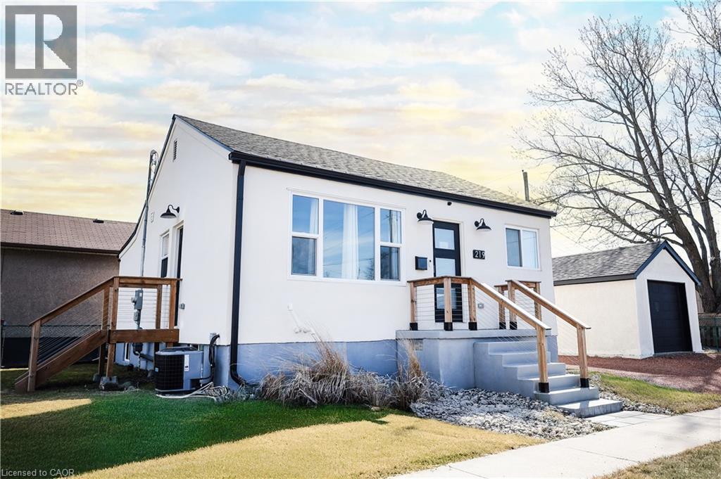 219 Macinnis Street, Welland, Ontario  L3B 2H3 - Photo 1 - 40807362