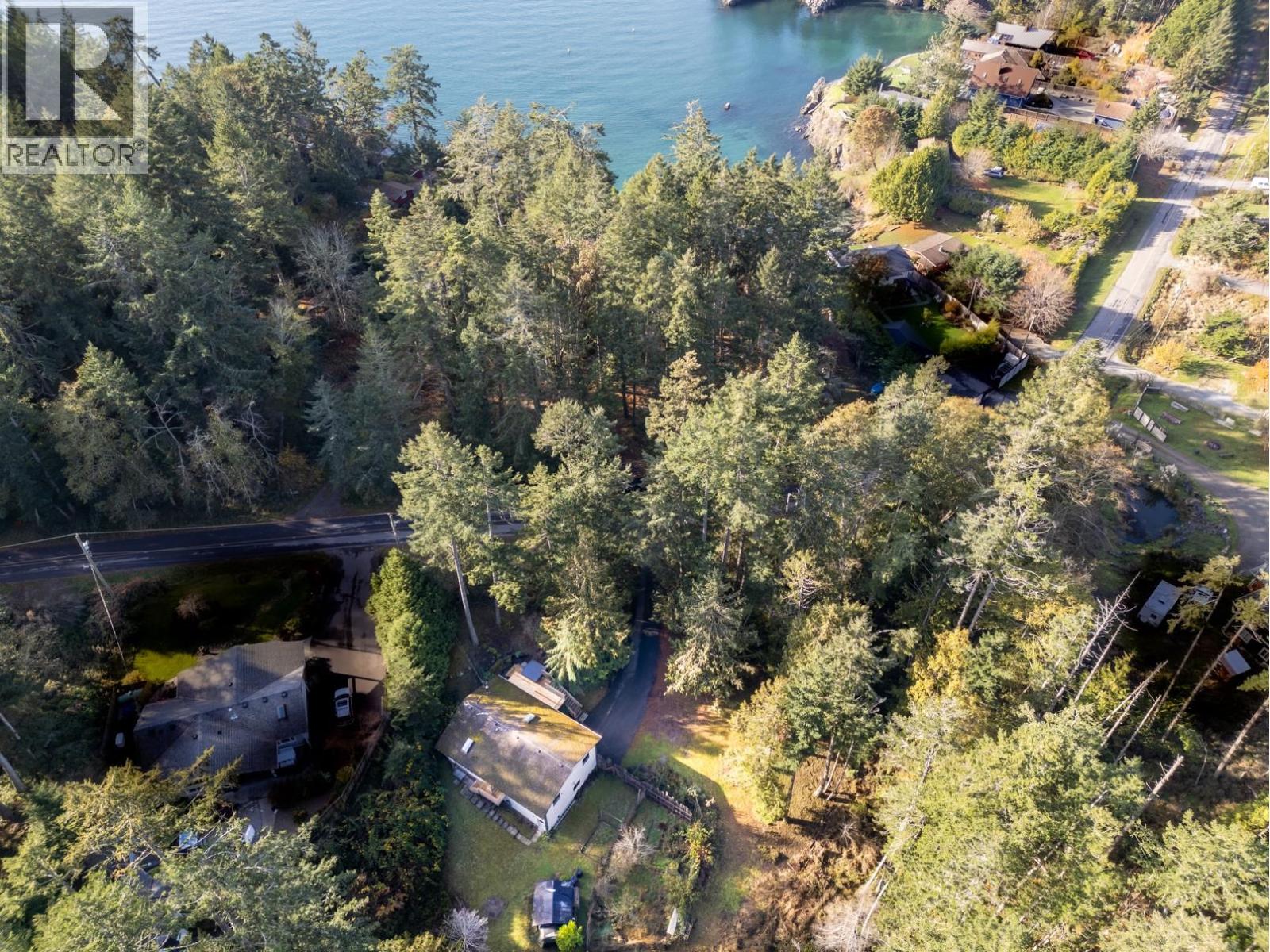 37150 Schooner Way, Pender Island, British Columbia  V0N 2M2 - Photo 1 - R3128624