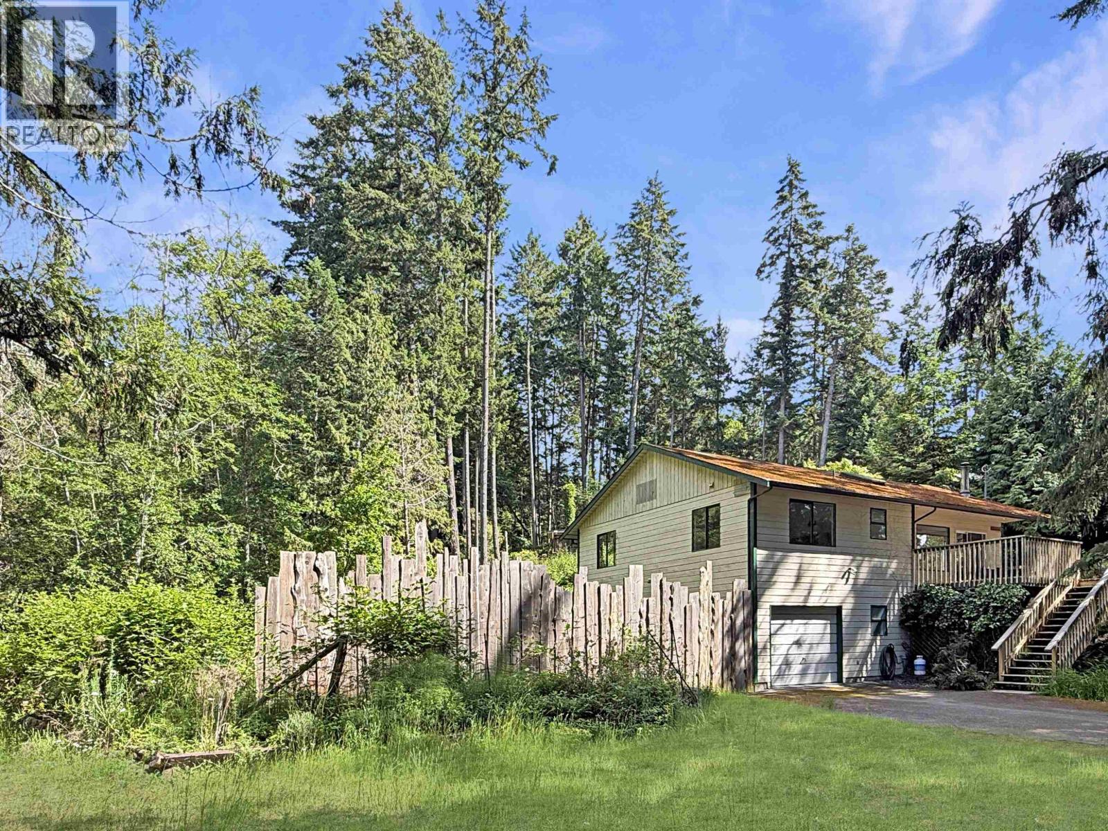 37150 Schooner Way, Pender Island, British Columbia  V0N 2M2 - Photo 2 - R3128624