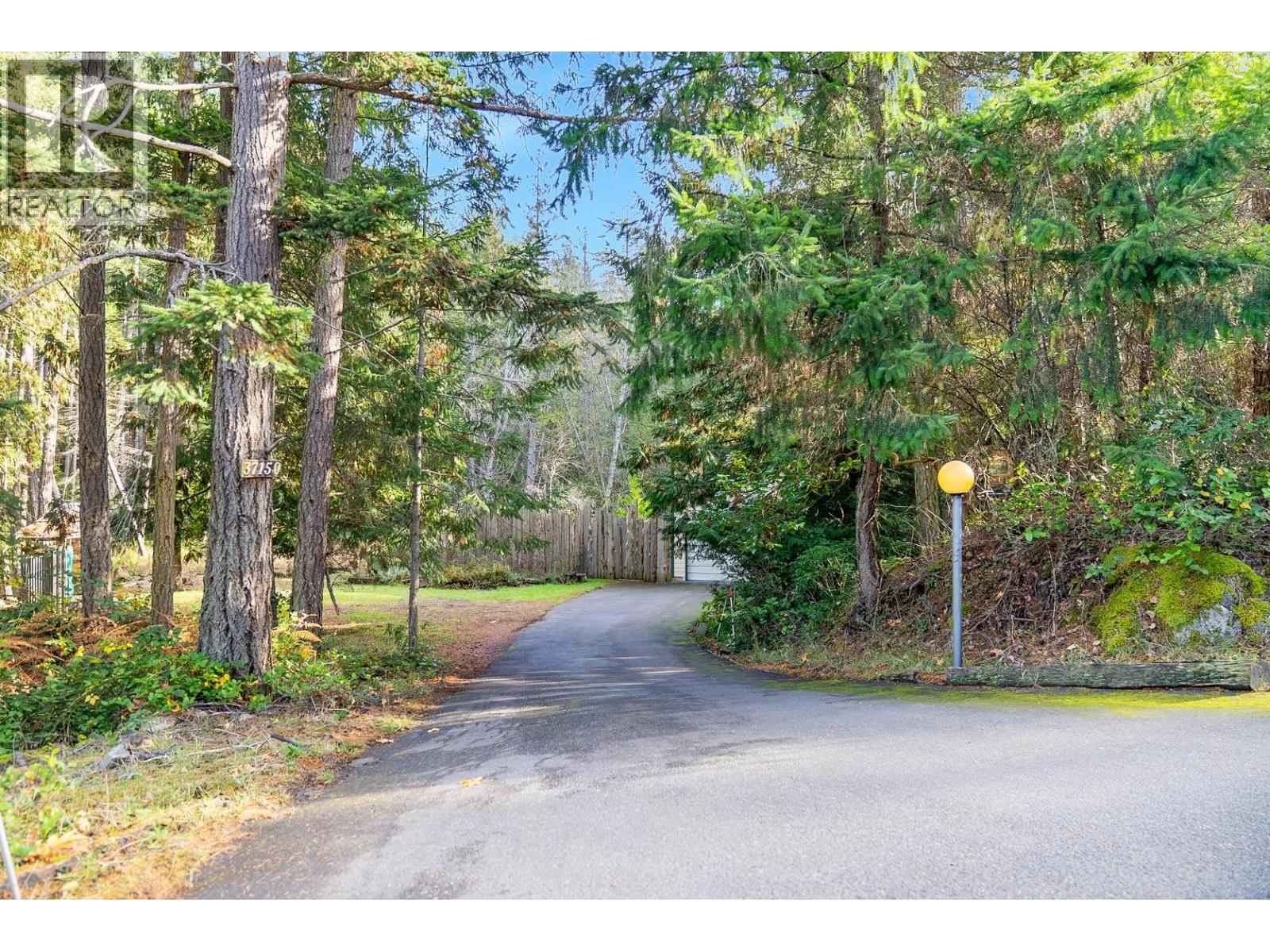 37150 Schooner Way, Pender Island, British Columbia  V0N 2M2 - Photo 31 - R3128624