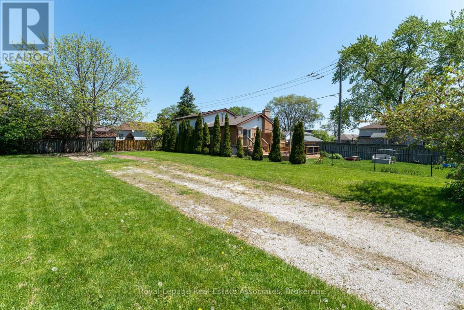 1063 Alexandra Avenue, Mississauga, Ontario  L5E 2A1 - Photo 12 - W13196358