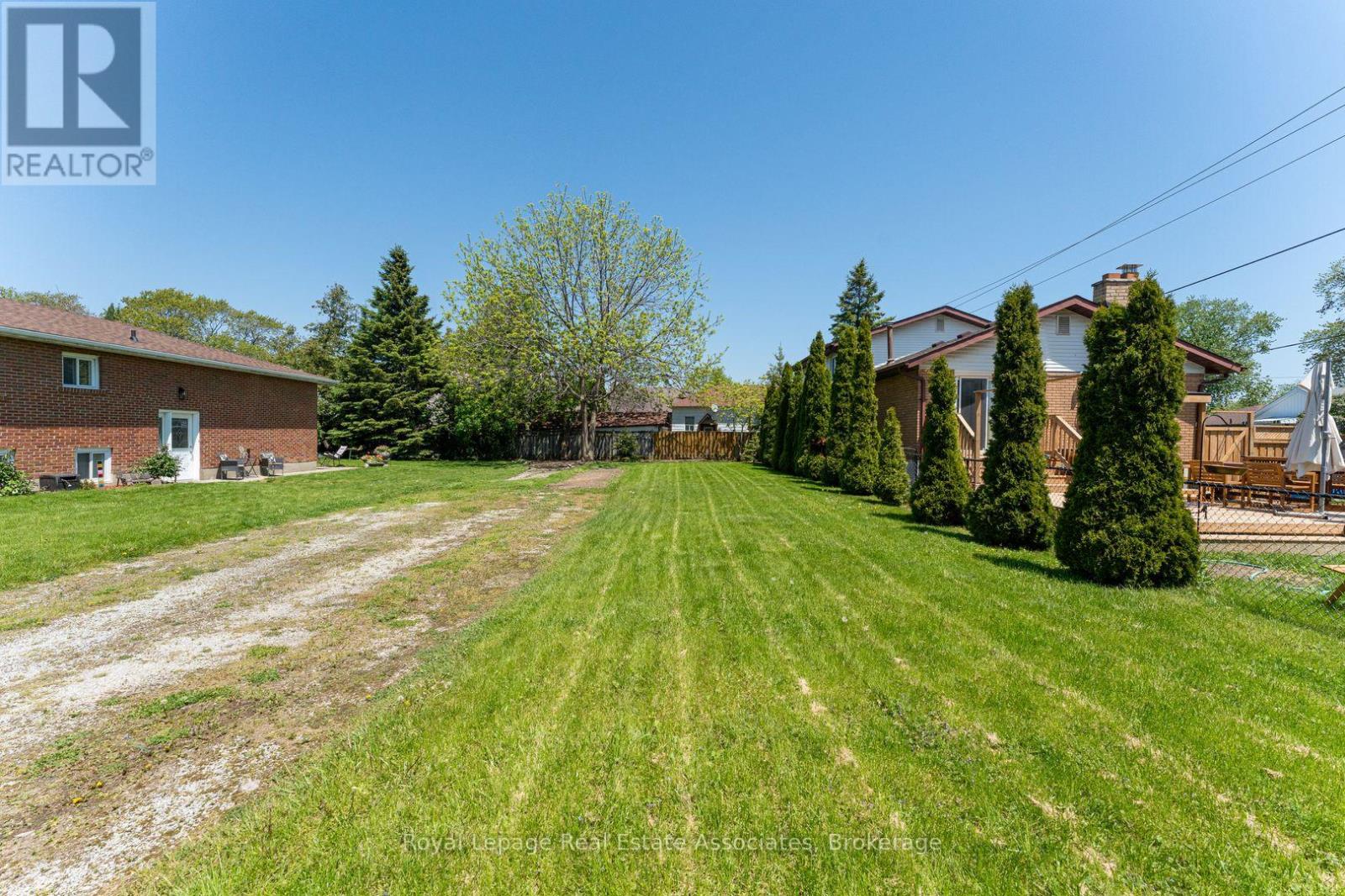 1063 Alexandra Avenue, Mississauga, Ontario  L5E 2A1 - Photo 14 - W13196358