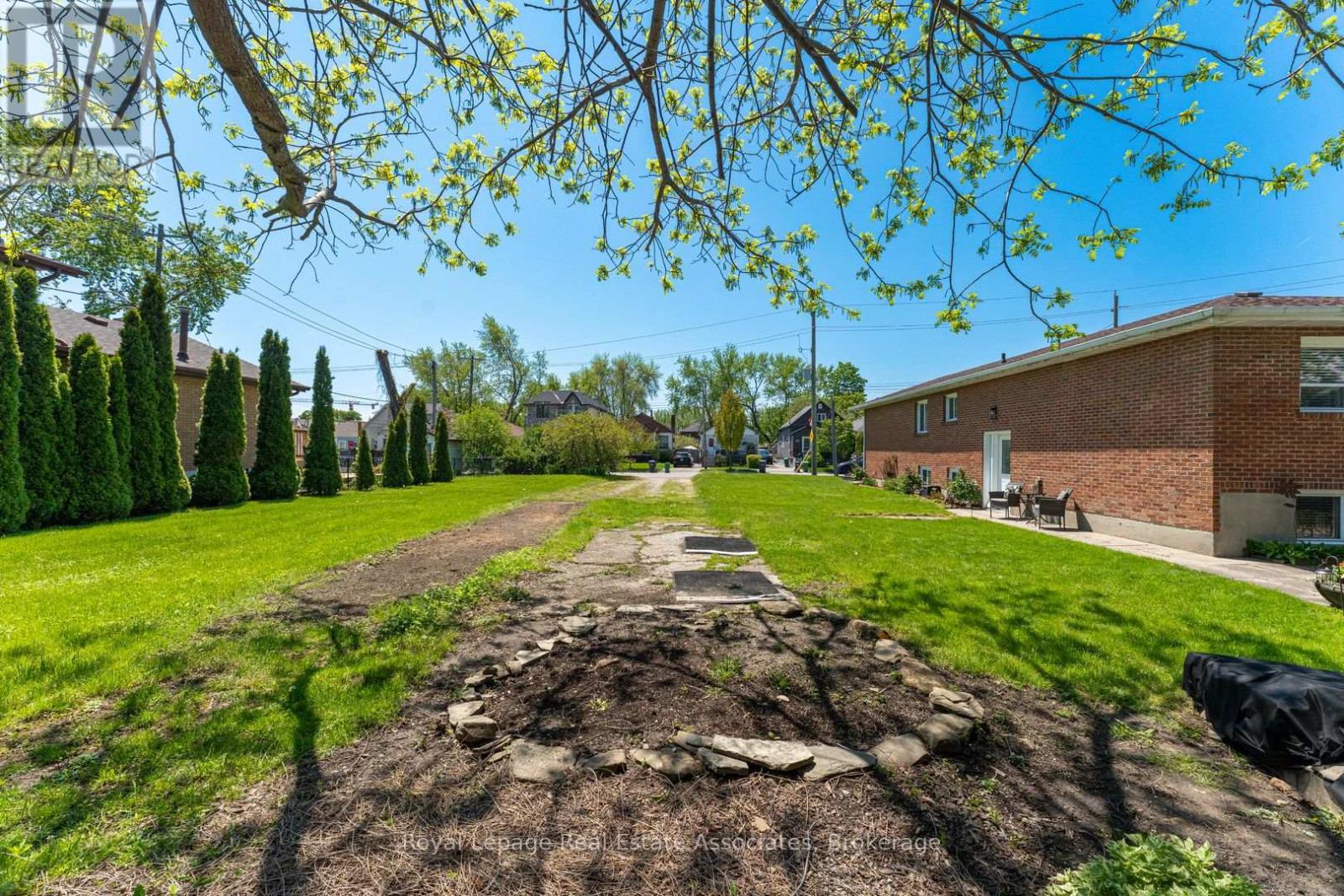 1063 Alexandra Avenue, Mississauga, Ontario  L5E 2A1 - Photo 18 - W13196358
