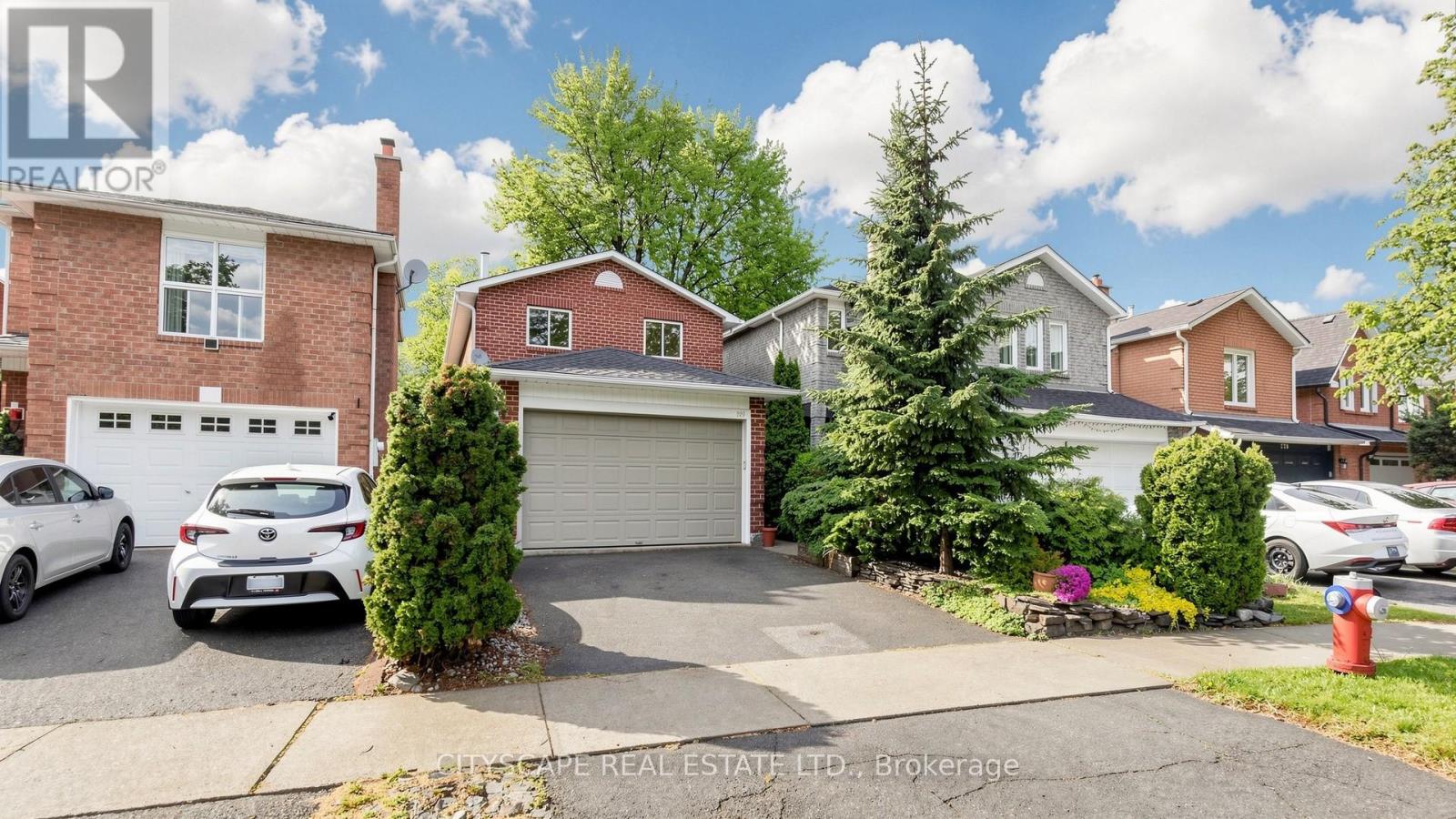 221 Bufford Drive, Brampton, Ontario  L6Y 3N3 - Photo 2 - W13196550