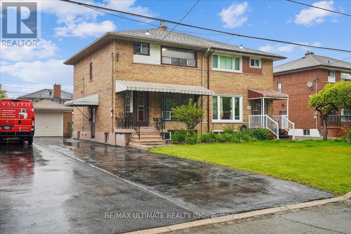 12 Thurodale Avenue, Toronto, Ontario  M6M 3B3 - Photo 2 - W13196708