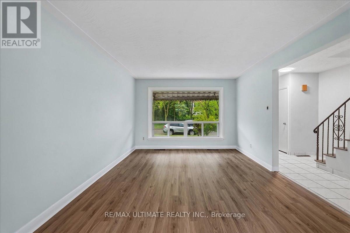 12 Thurodale Avenue, Toronto, Ontario  M6M 3B3 - Photo 22 - W13196708