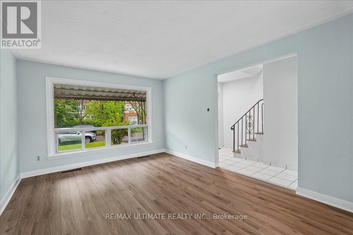 12 Thurodale Avenue, Toronto, Ontario  M6M 3B3 - Photo 23 - W13196708