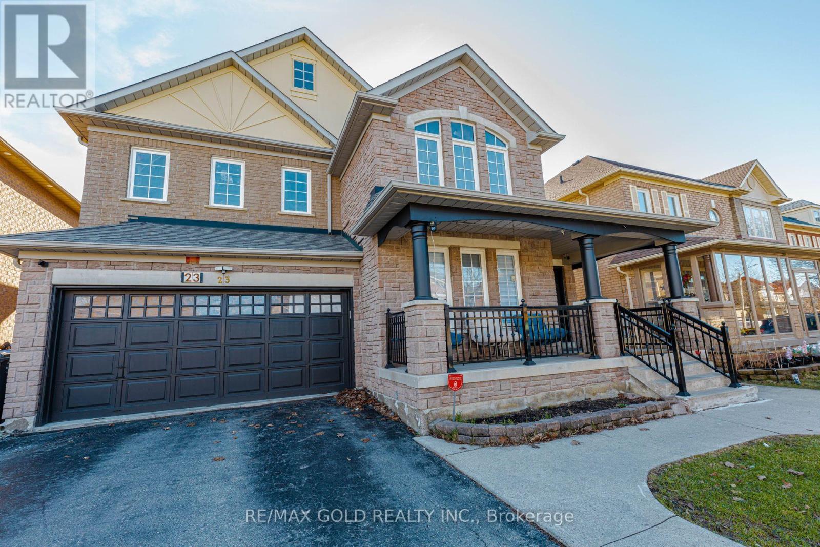 23 Wild Indigo Crescent, Brampton, Ontario  L6R 2J9 - Photo 2 - W13197318