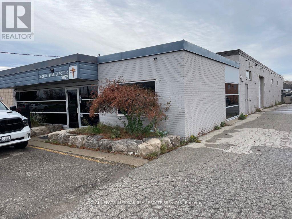 2076 SPEERS ROAD, Oakville, Ontario