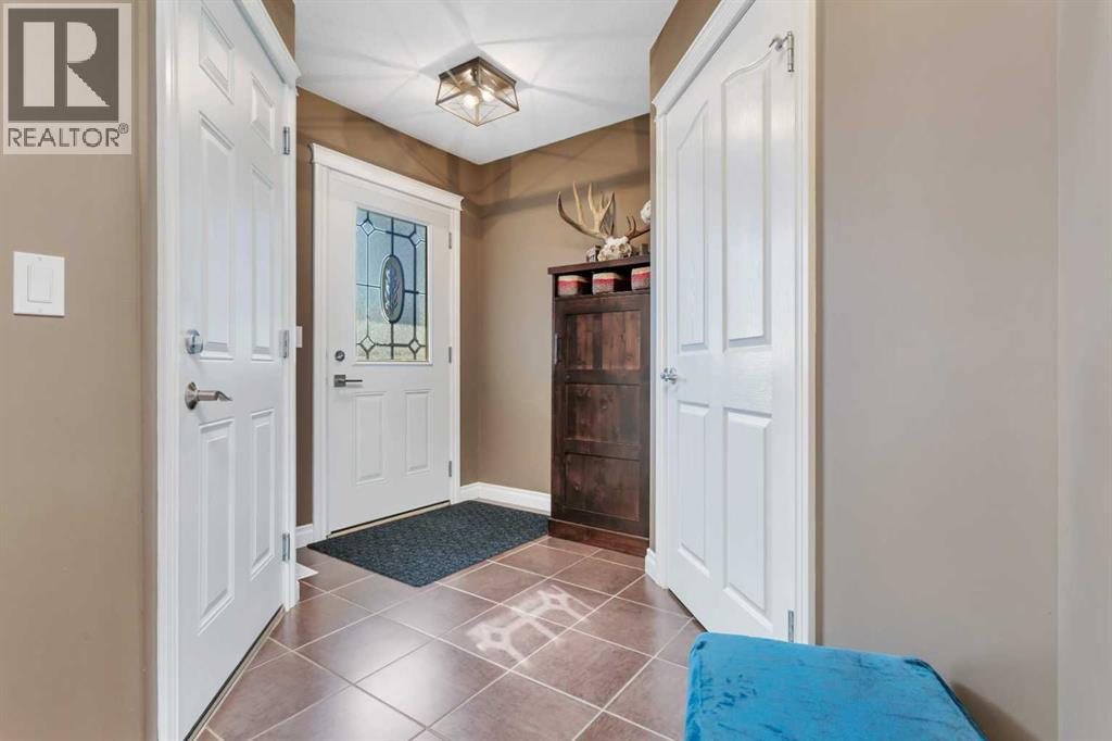 1204 1 Street NE, Sundre, Alberta  T0M 1X0 - Photo 3 - A2314073