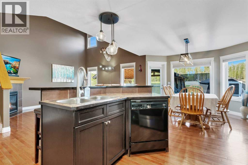 1204 1 Street NE, Sundre, Alberta  T0M 1X0 - Photo 12 - A2314073