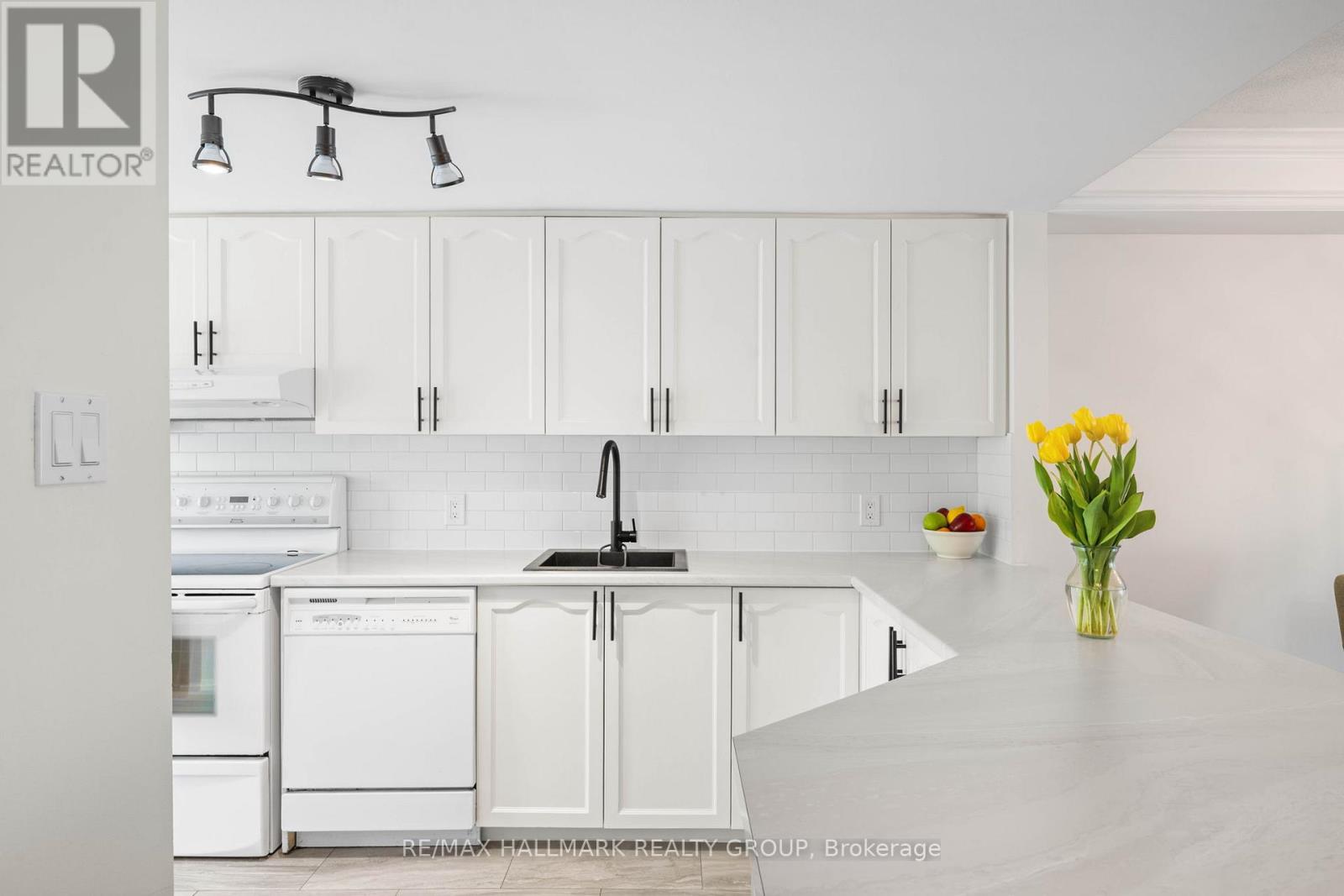 1109 Gablefield Private, Ottawa, Ontario  K1J 1E4 - Photo 6 - X13198804