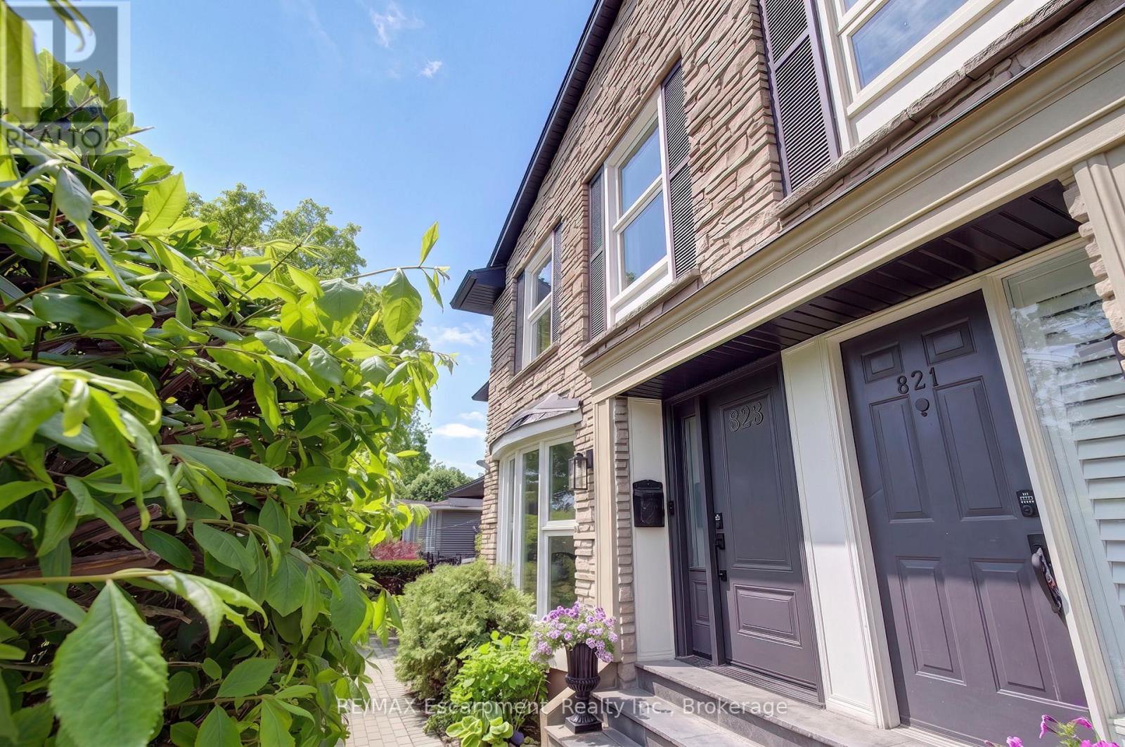 823 Hyde Road, Burlington, Ontario  L7S 1S6 - Photo 1 - W13198270