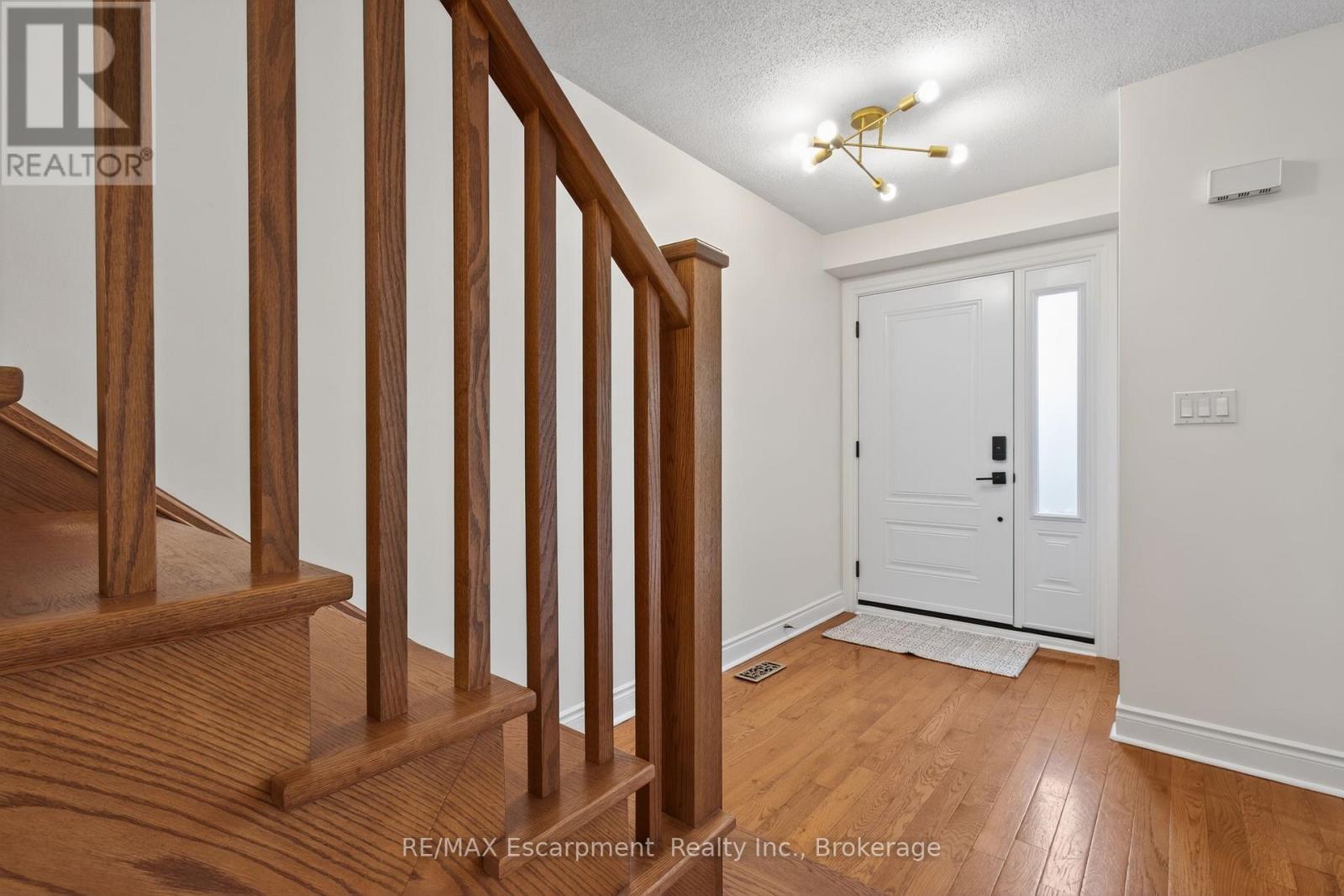 823 Hyde Road, Burlington, Ontario  L7S 1S6 - Photo 4 - W13198270