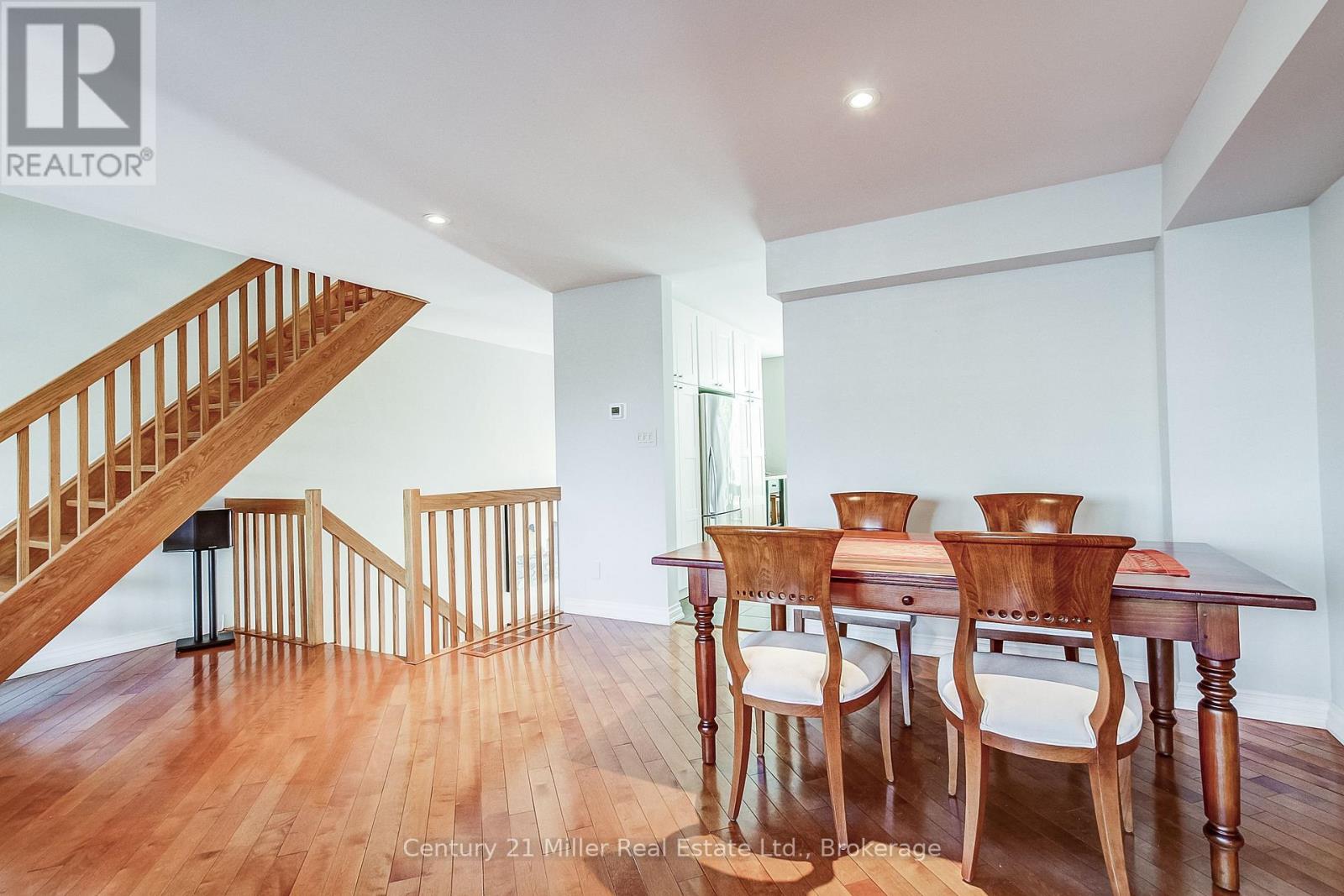 9 - 1120 Queens Avenue, Oakville, Ontario L6H 2B5 - Photo 10 - W13198810