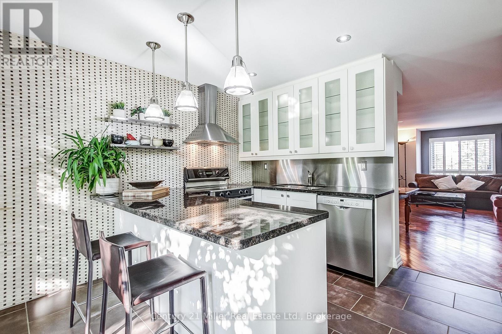 9 - 1120 Queens Avenue, Oakville, Ontario L6H 2B5 - Photo 14 - W13198810