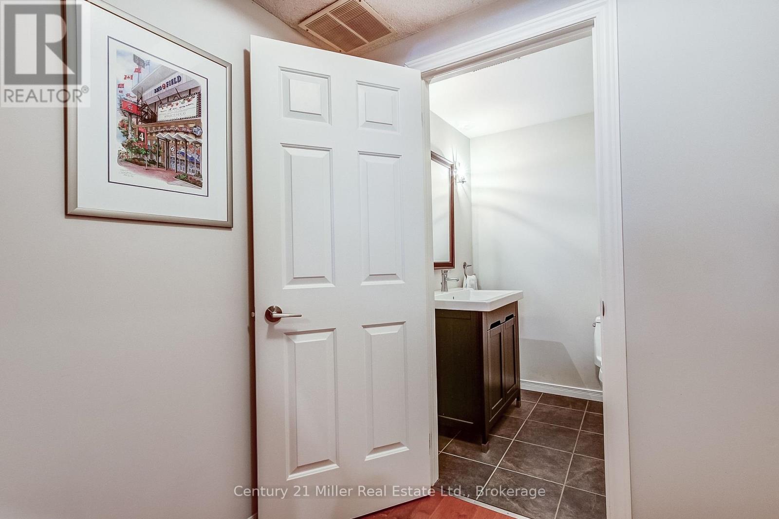 9 - 1120 Queens Avenue, Oakville, Ontario L6H 2B5 - Photo 37 - W13198810