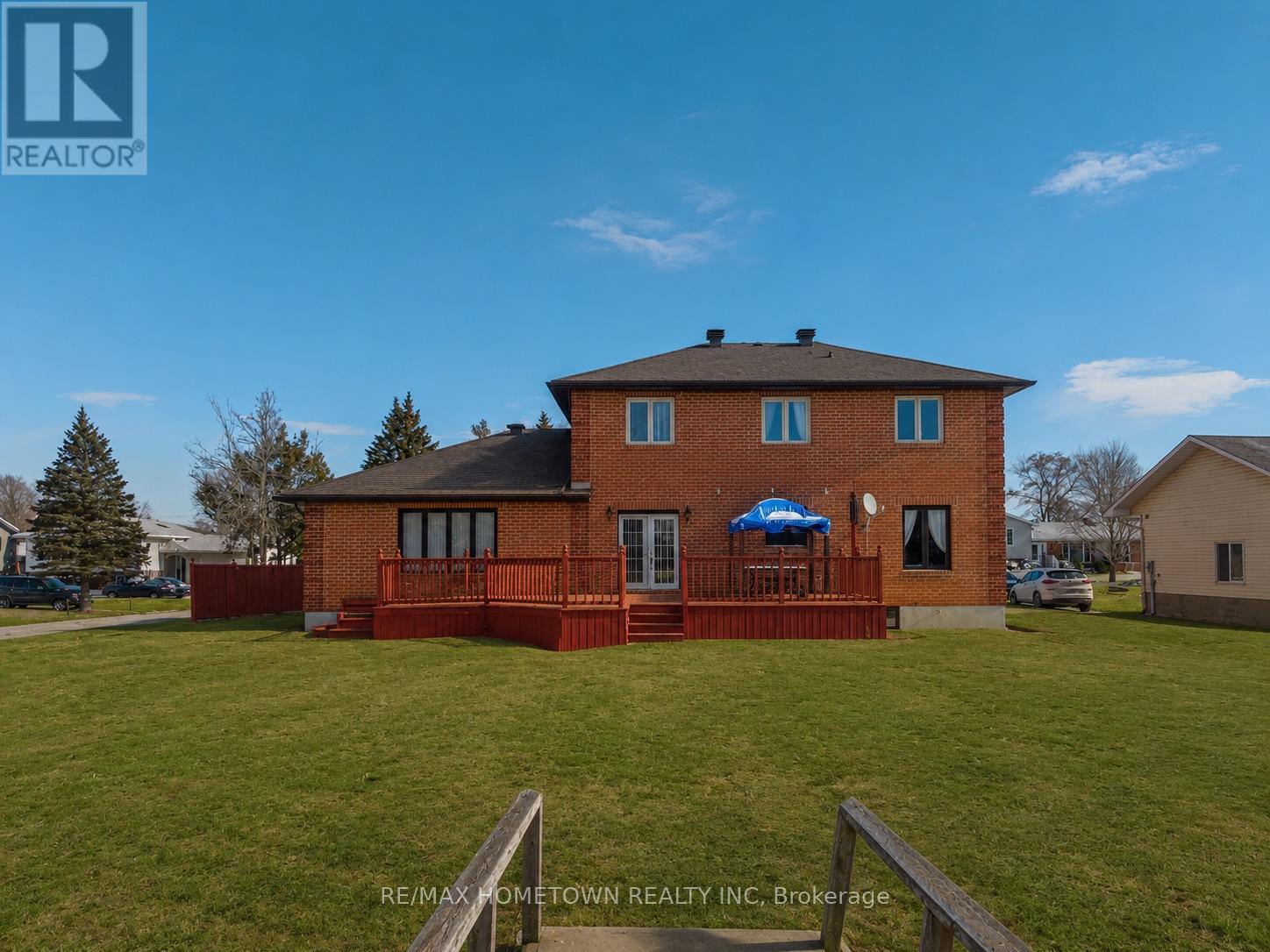 12 Fairholme Drive, South Dundas, Ontario  K0C 1X0 - Photo 2 - X12847760