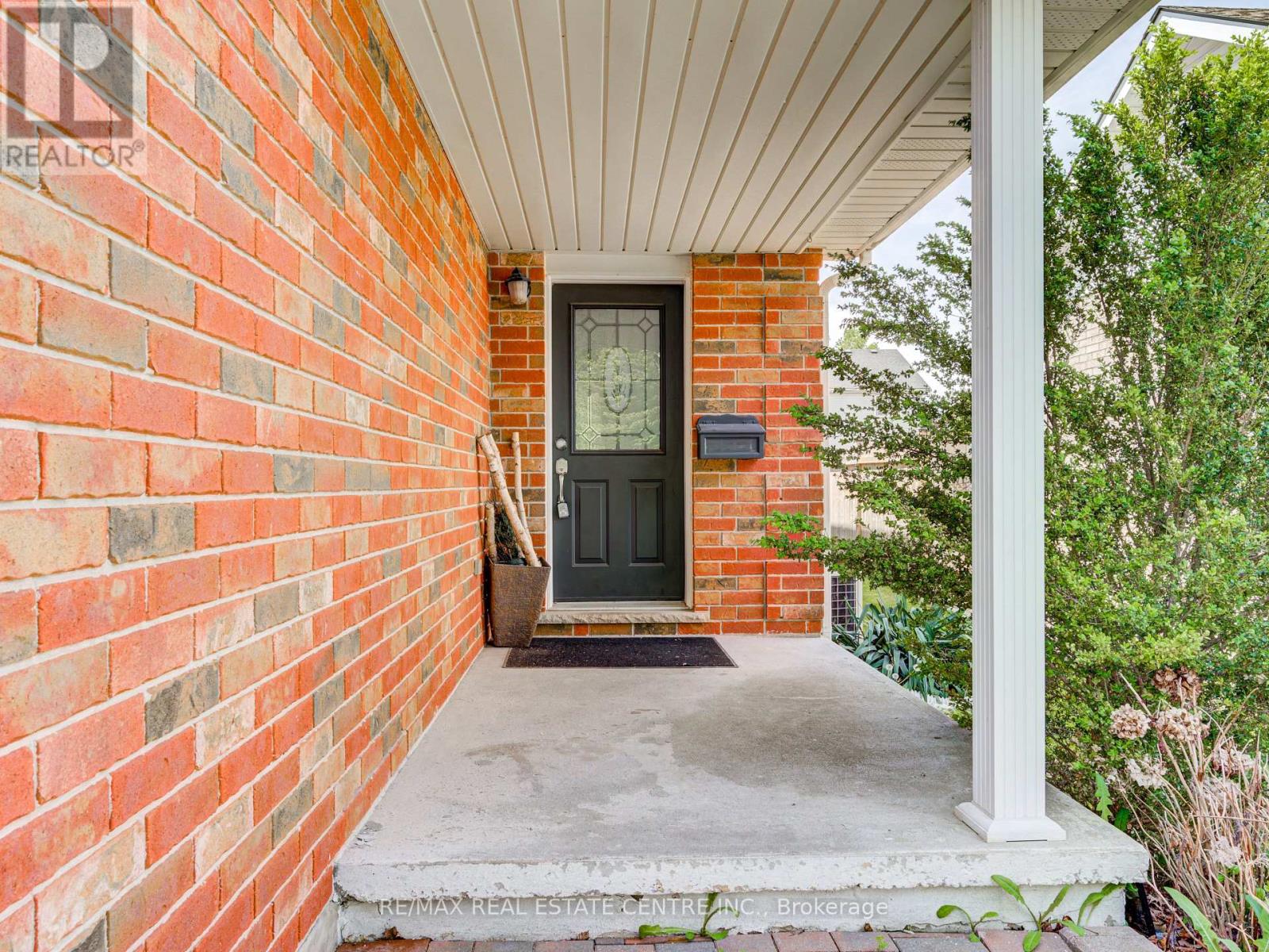 5 Tulip Drive, Tillsonburg, Ontario  N4G 5S6 - Photo 3 - X13197764