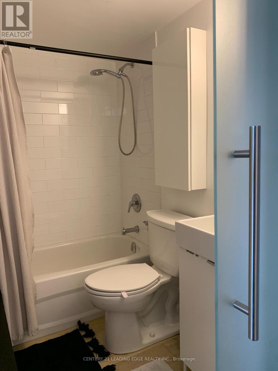 208 - 40 Homewood Avenue, Toronto, Ontario  M4Y 2K2 - Photo 9 - C13158776
