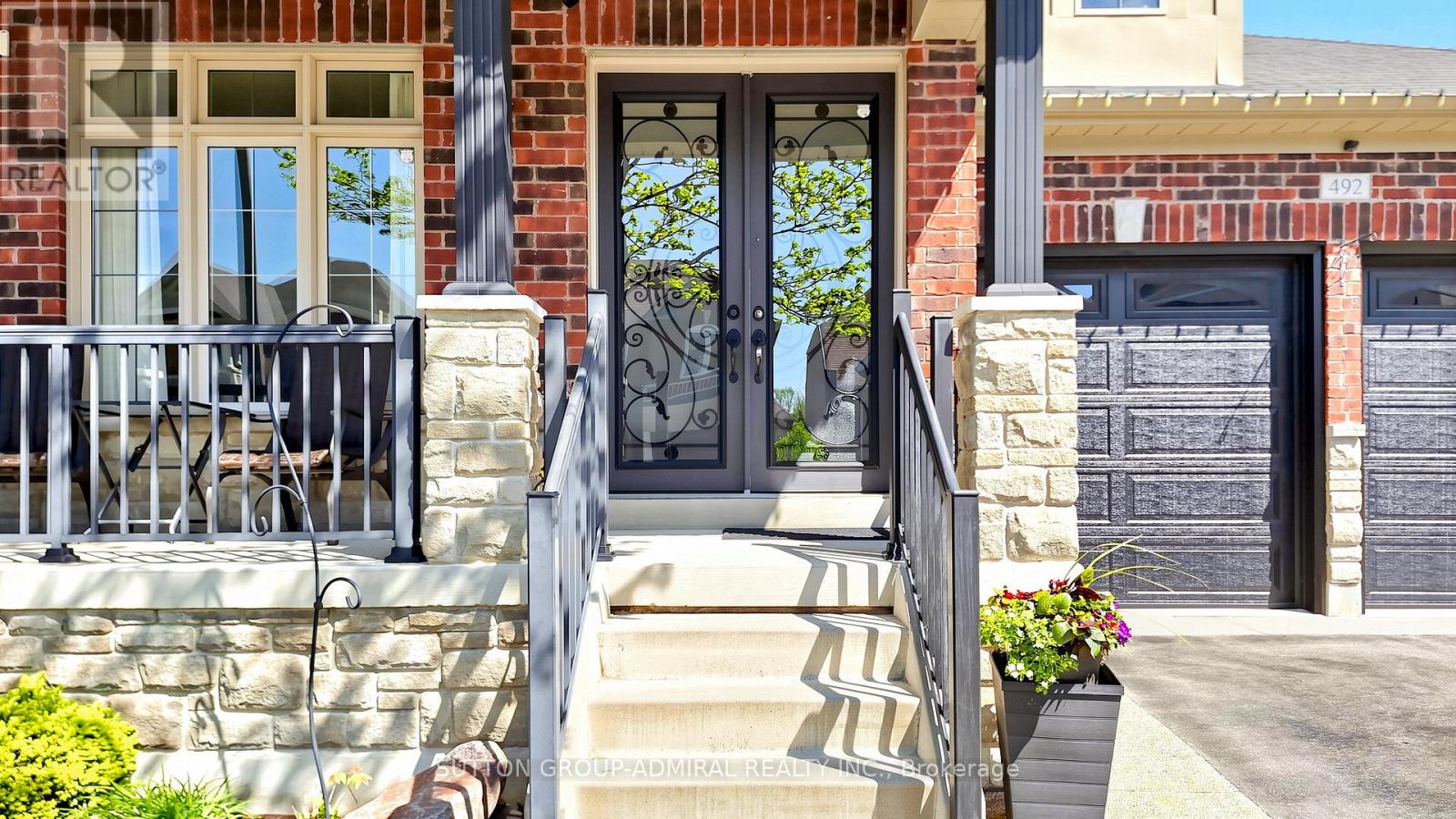 492 Kwapis Boulevard, Newmarket, Ontario  L3X 3K6 - Photo 2 - N13197730