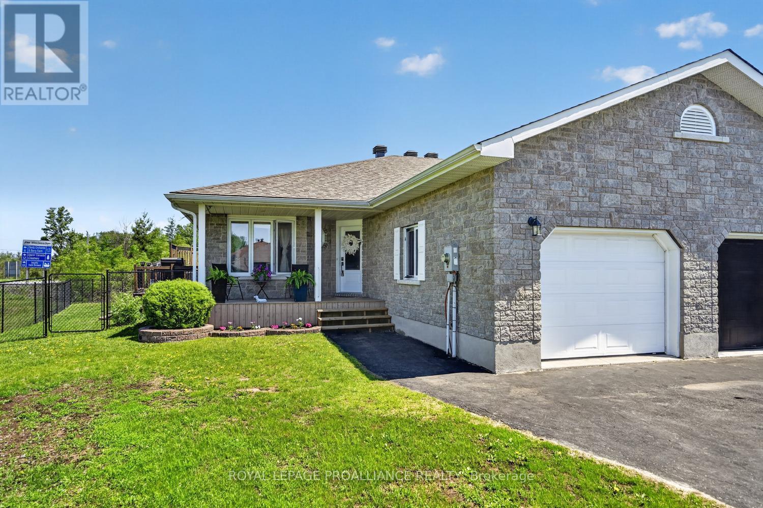 5500 MEADOWBROOK DRIVE, South Dundas, Ontario