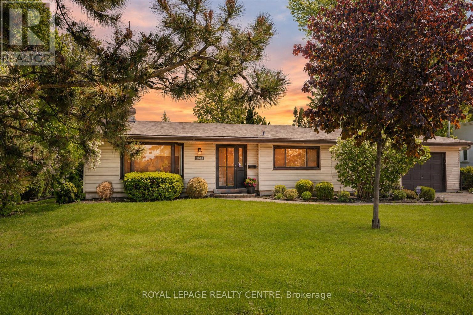 2613 Liruma Road, Mississauga, Ontario  L5K 1Y8 - Photo 2 - W13183190