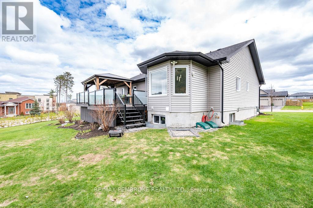 19 Nick Street, Petawawa, Ontario  K8H 0C2 - Photo 37 - X13109794