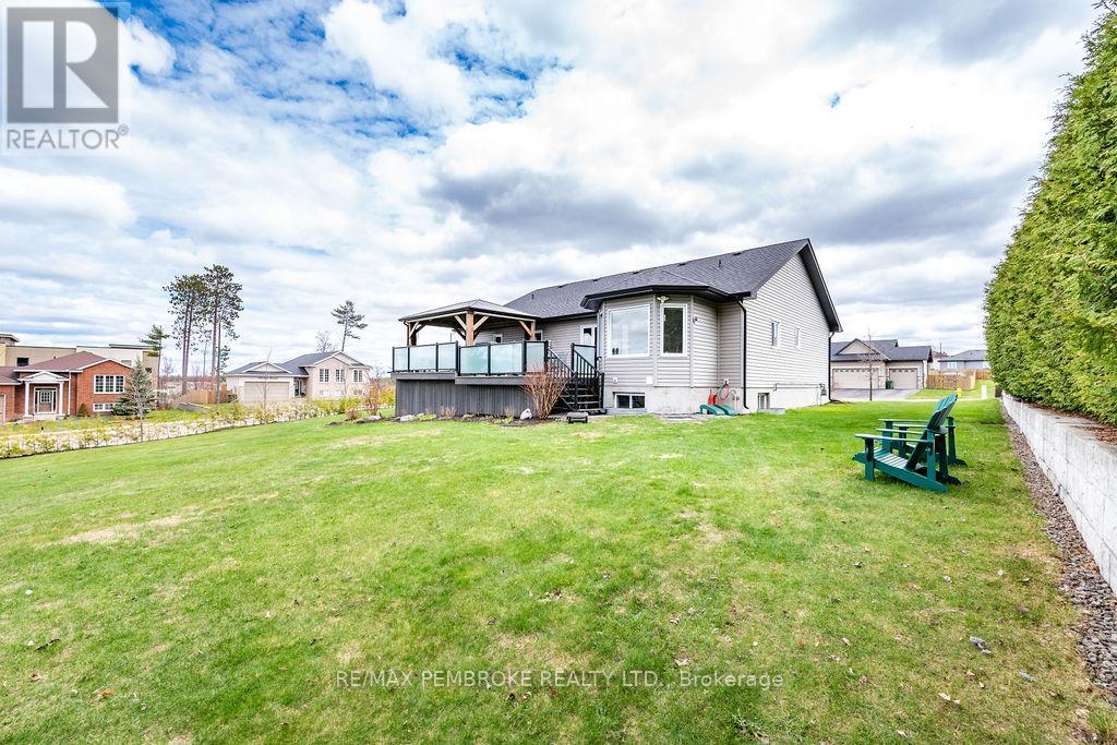 19 Nick Street, Petawawa, Ontario  K8H 0C2 - Photo 39 - X13109794