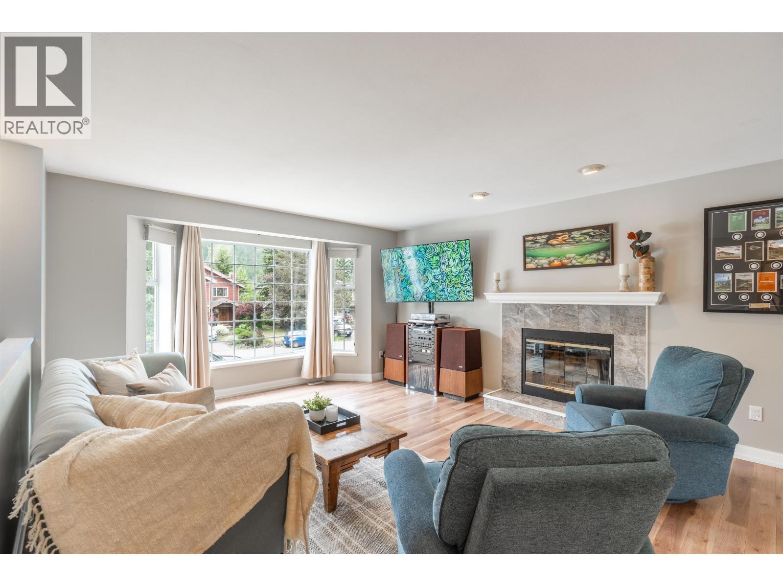 1485 Lupin Street, Pemberton, British Columbia  V0N 2L0 - Photo 3 - R3128741