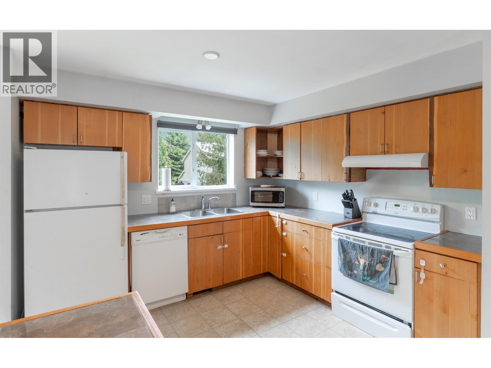 1485 Lupin Street, Pemberton, British Columbia  V0N 2L0 - Photo 6 - R3128741