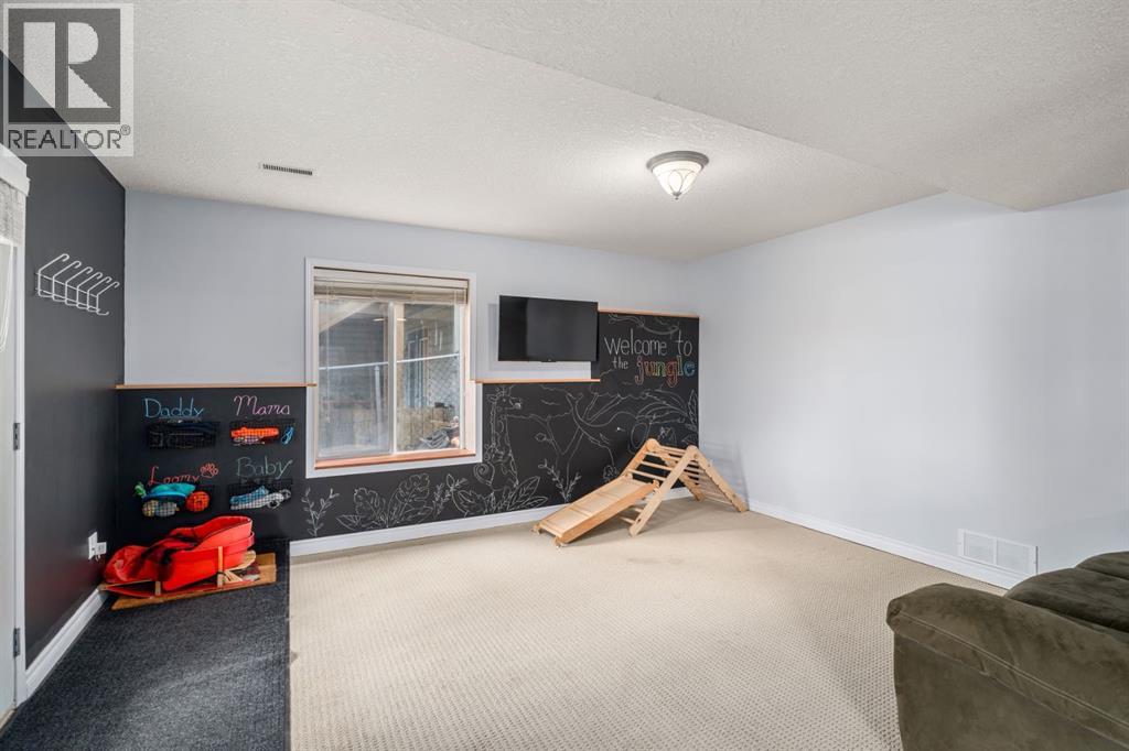 26 Somerset Crescent Sw, Calgary, Alberta  T2Y 3V7 - Photo 25 - A2313017