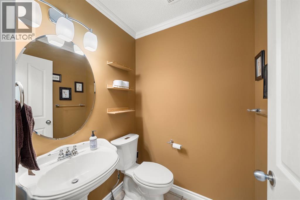 26 Somerset Crescent Sw, Calgary, Alberta  T2Y 3V7 - Photo 13 - A2313017