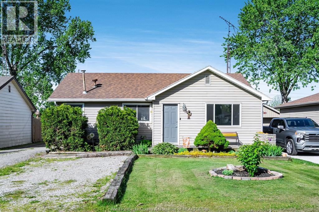 MLS# 26012363: 6 Standaert ROAD, Chatham, Canada