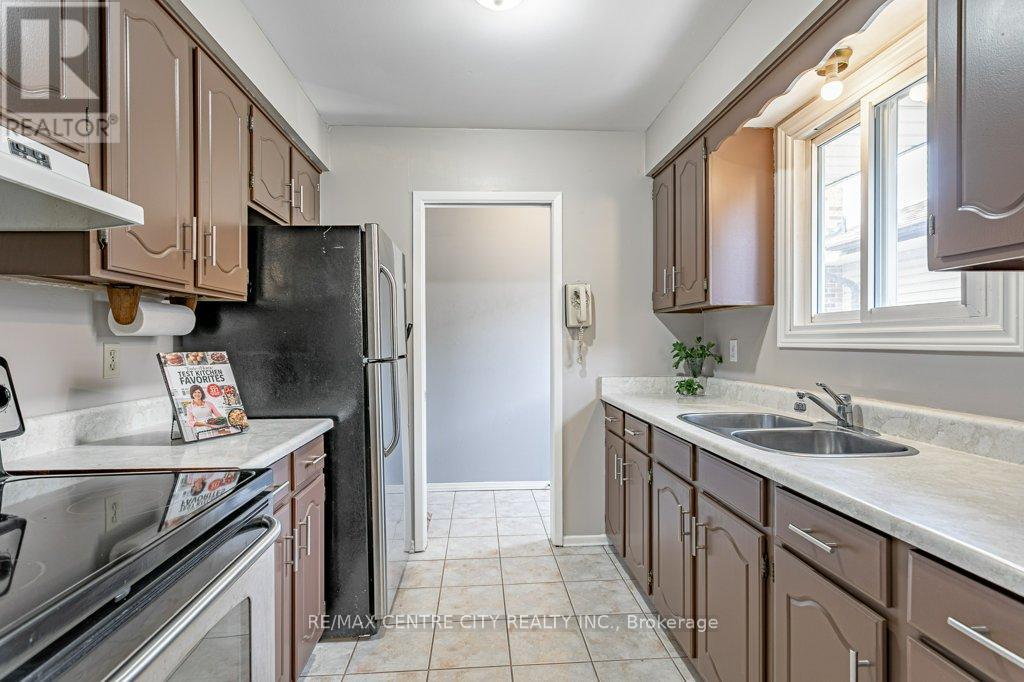 11 Pauline Crescent, London South, Ontario  N6E 2L2 - Photo 10 - X13122314