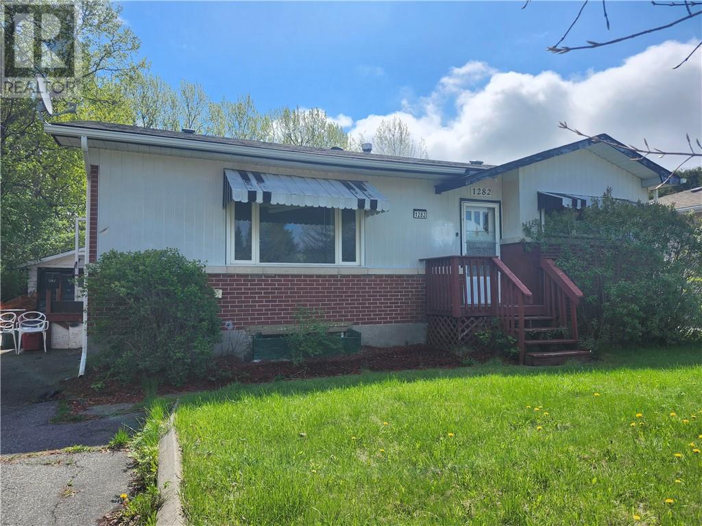 1282 Lansing Avenue, Sudbury, Ontario  P3A 4C3 - Photo 2 - 2128035