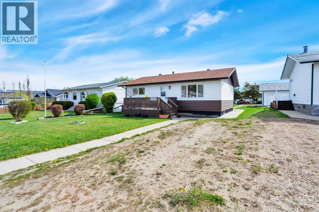 4727 48 Street, Sylvan Lake, Alberta  T4S 1M9 - Photo 4 - A2314526