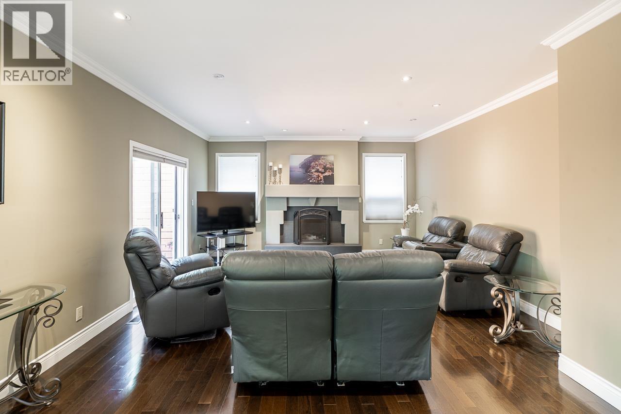 7460 Burnham Court, Burnaby, British Columbia  V5A 4M7 - Photo 11 - R3124366