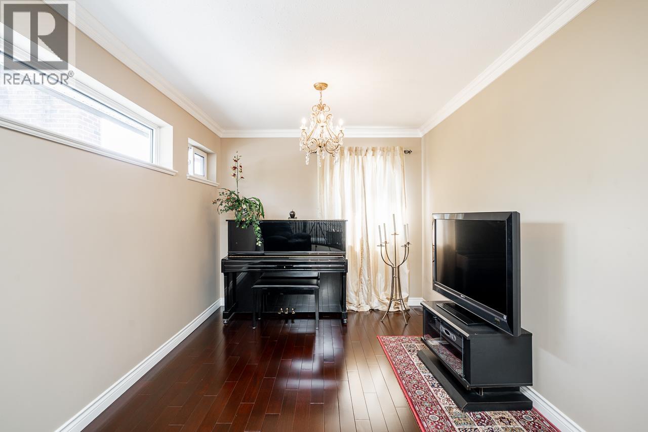 7460 Burnham Court, Burnaby, British Columbia  V5A 4M7 - Photo 16 - R3124366