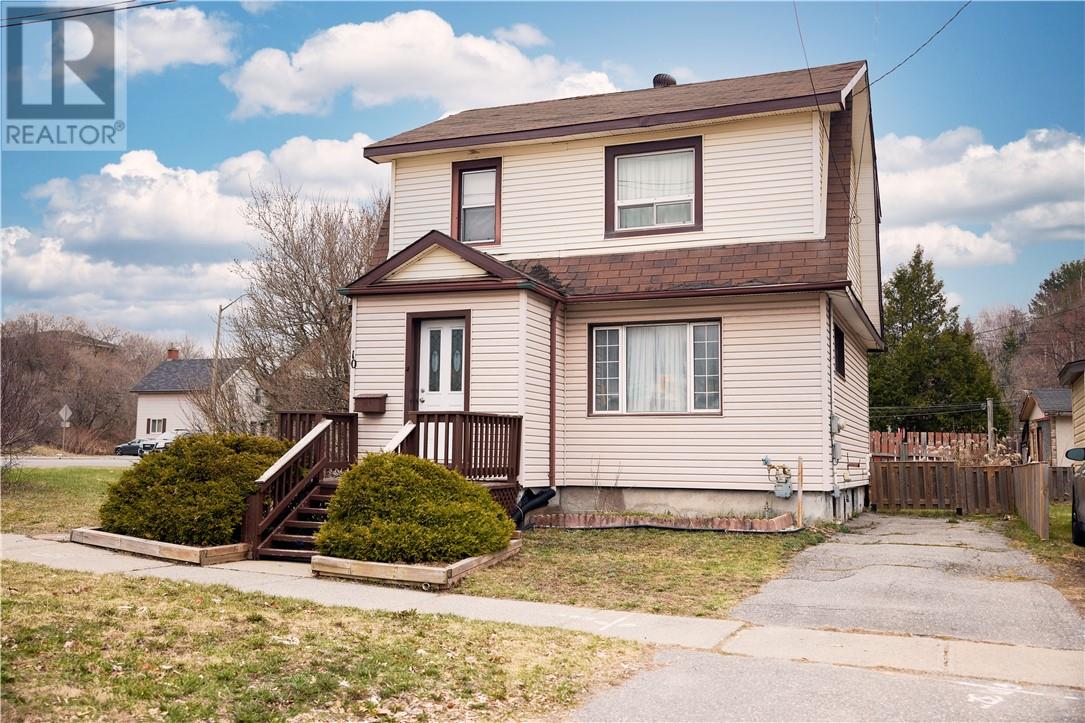 10 Keziah Court, Sudbury, Ontario  P3B 2T6 - Photo 1 - 2128051