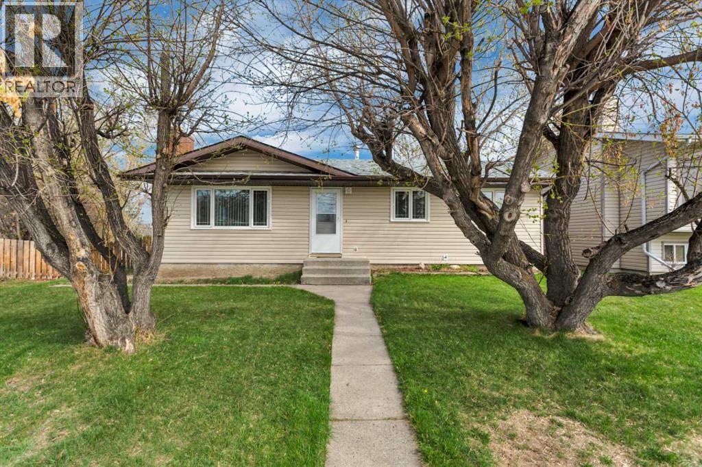 5728 57 Street Close, Rocky Mountain House, Alberta  T4T 1H8 - Photo 2 - A2308137