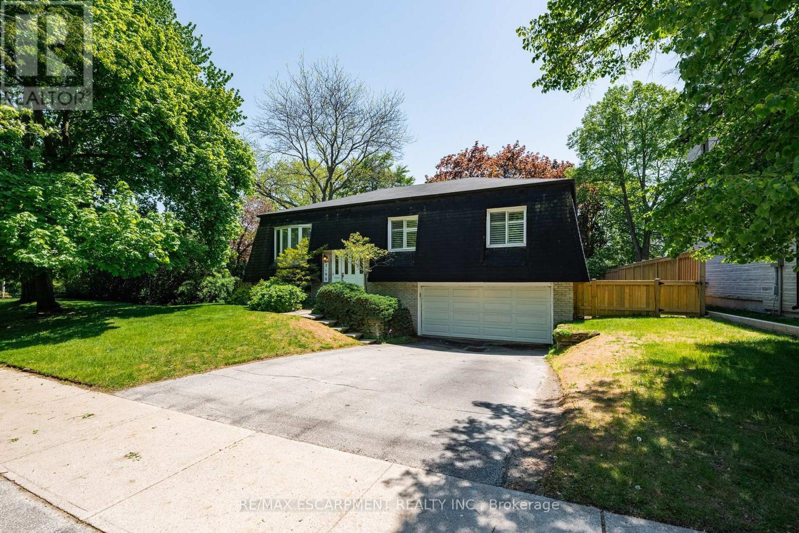 2198 Devon Road, Oakville, Ontario  L6J 5M2 - Photo 2 - W13177668