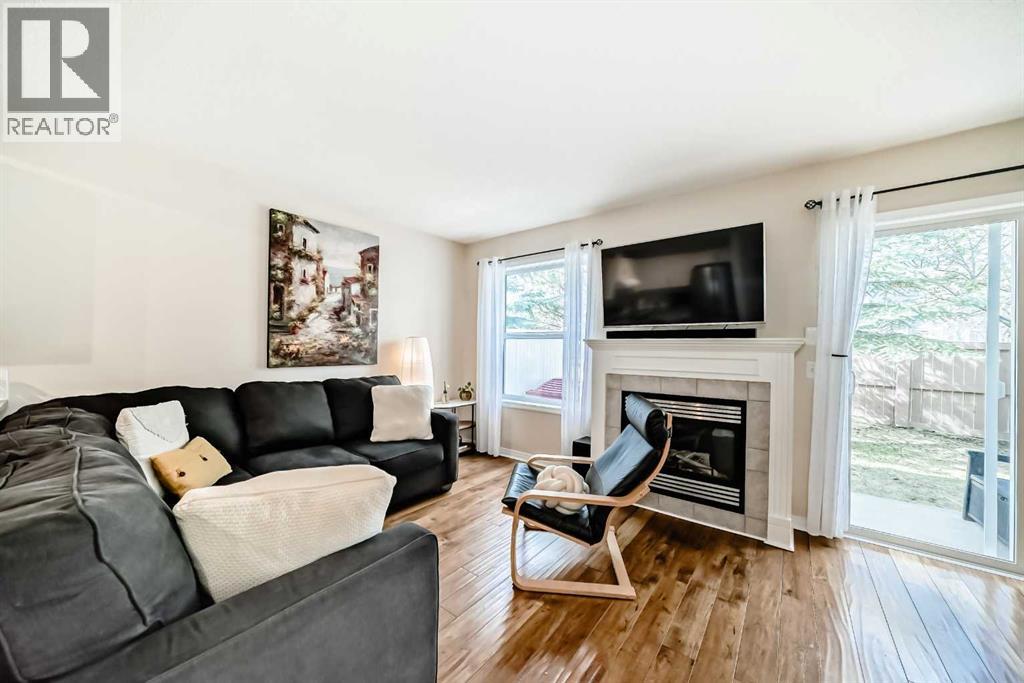 103 Everstone Place Sw, Calgary, Alberta  T2Y 4H7 - Photo 17 - A2308086